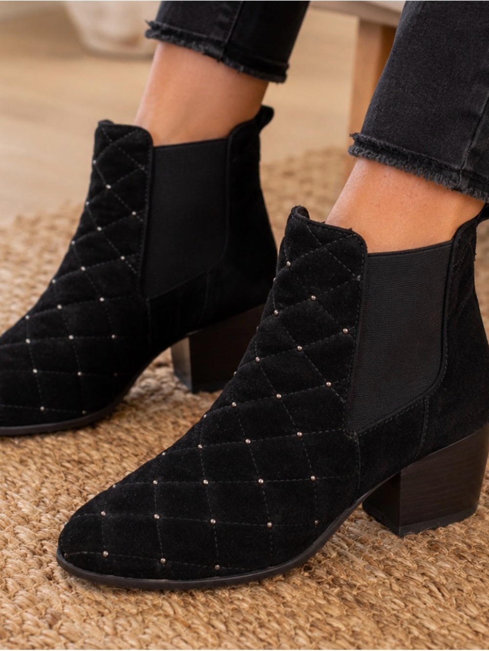 Isaac Mizrahi Live Black Quilted Studded Ankle Boots Size 7